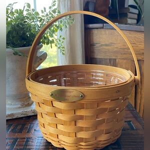 Longaberger “Woven Memories Basket” 2001 Collection EUC